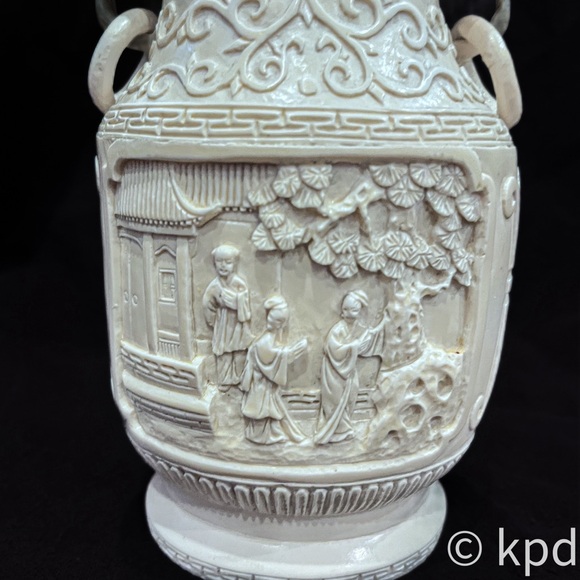Intricate Vintage/Antique Decorative Vessel in the tradition of Chinese artistry - Picture 3 of 10